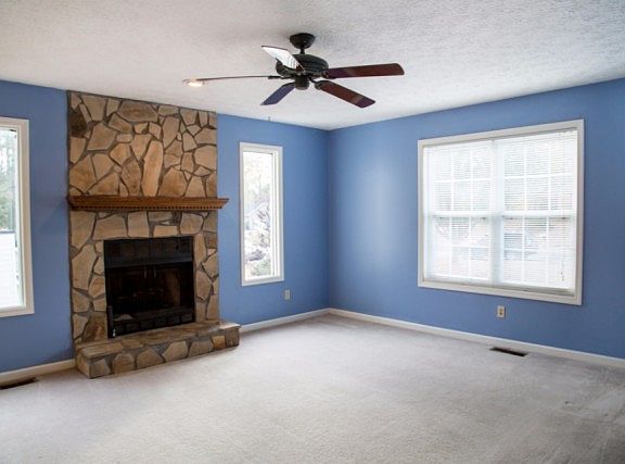 3rd image of 40 Creekline Dr