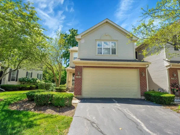 2310 Sandy Creek Dr, Algonquin, IL 60102