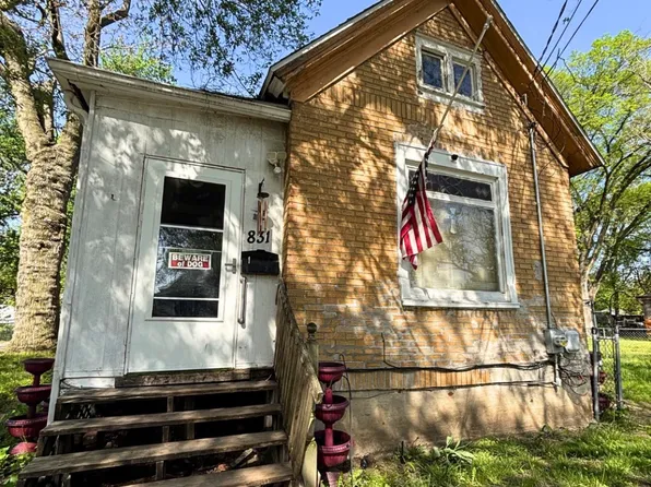 1831 S Livingston St, Peoria, IL 61605
