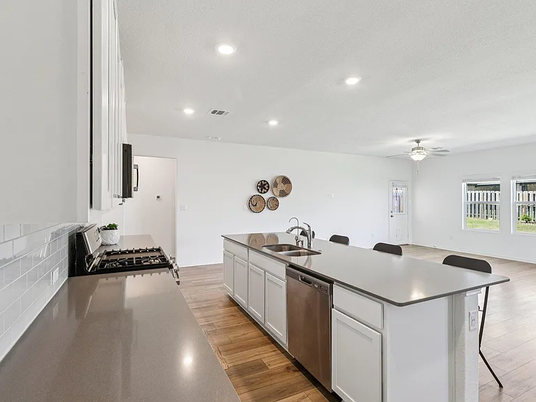 1201 Mallow Rd — Photo 16