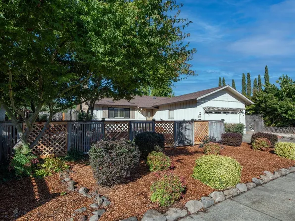 2245 Santa Fe Drive, Santa Rosa, CA 95405