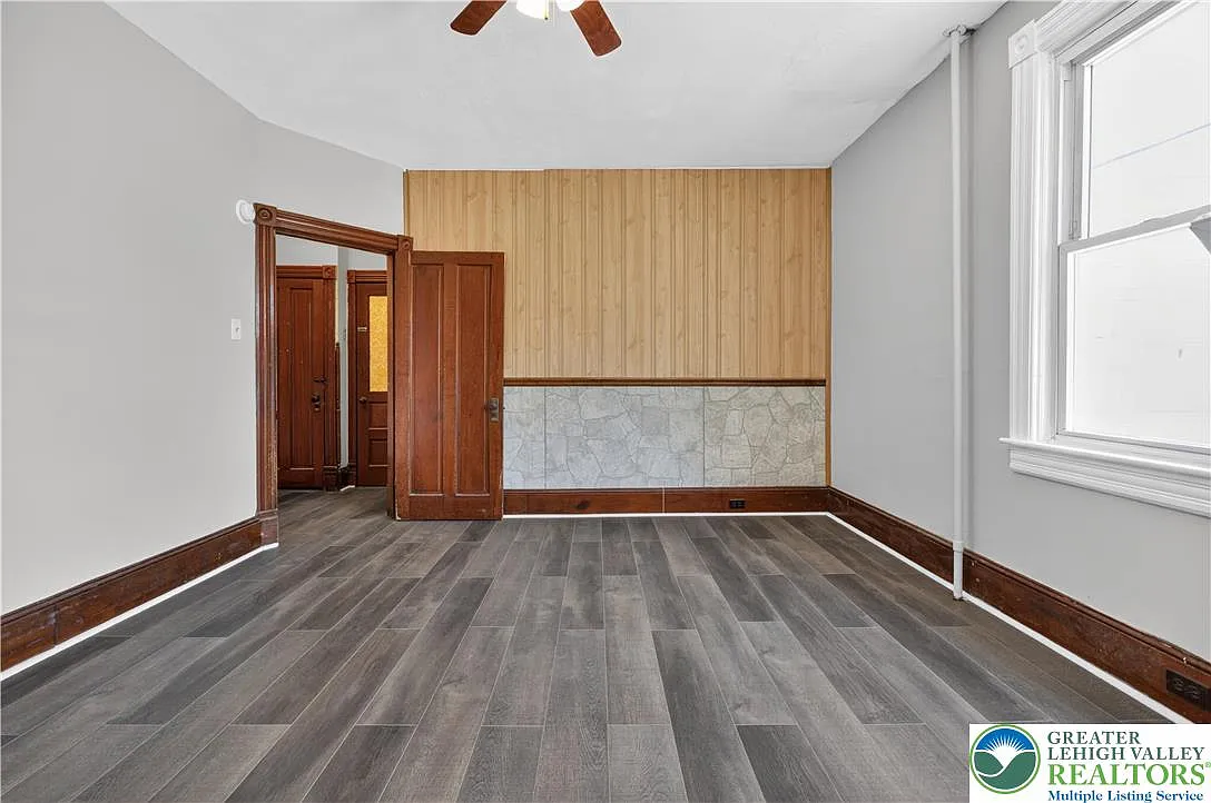 1 bed, 1000 sqft, $1,100 — Photo 3