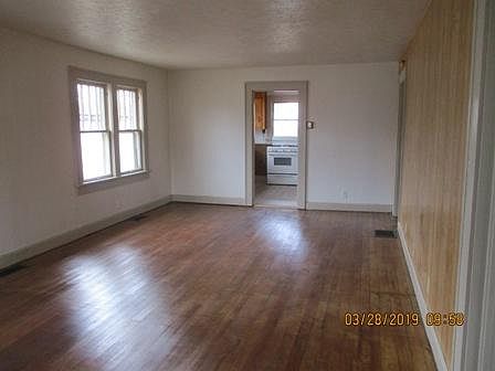 2nd image of 1930 Crystal St