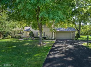 56 Darlington Dr, Hawthorn Woods, IL