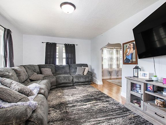 3rd image of 3010 Greene St