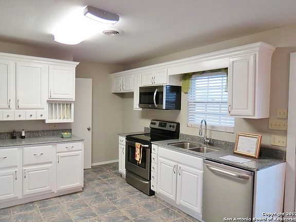 3rd image of 7735 W Fm 476