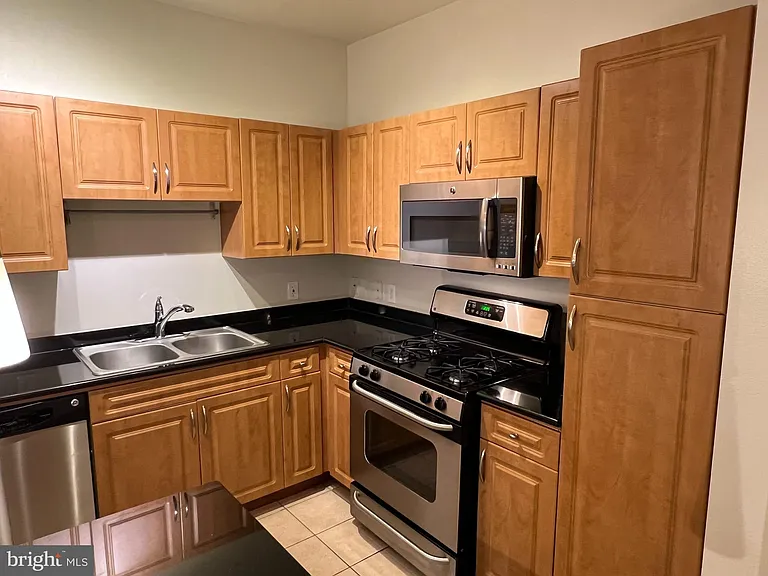 12905 Centre Park Cir #101 — Photo 7