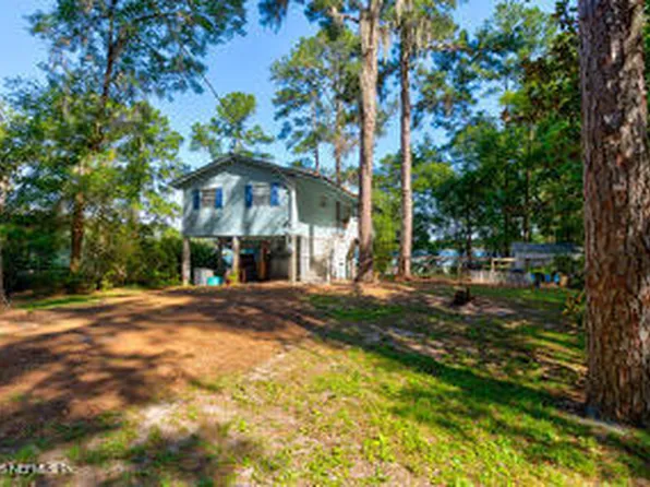 126 BENTLEY Drive, Hawthorne, FL 32640