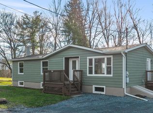 13 Bucklands Ln, Waymart, PA 18472