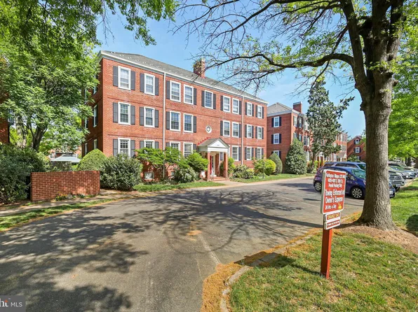 4819 30th St S APT A2, Arlington, VA 22206