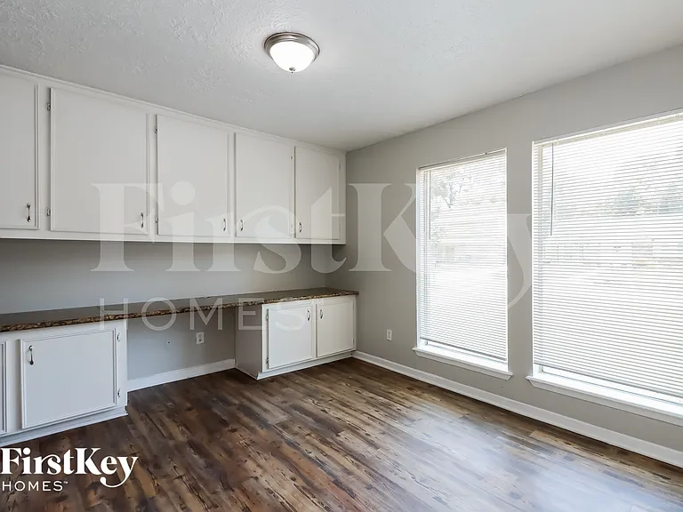 24023 Spring Mill Ln — Photo 7