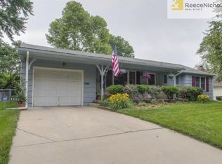 8806 W 69th St, Merriam, KS 66204