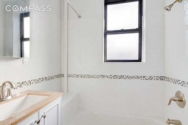 2nd image of 308 Stuyvesant Ave APT D4