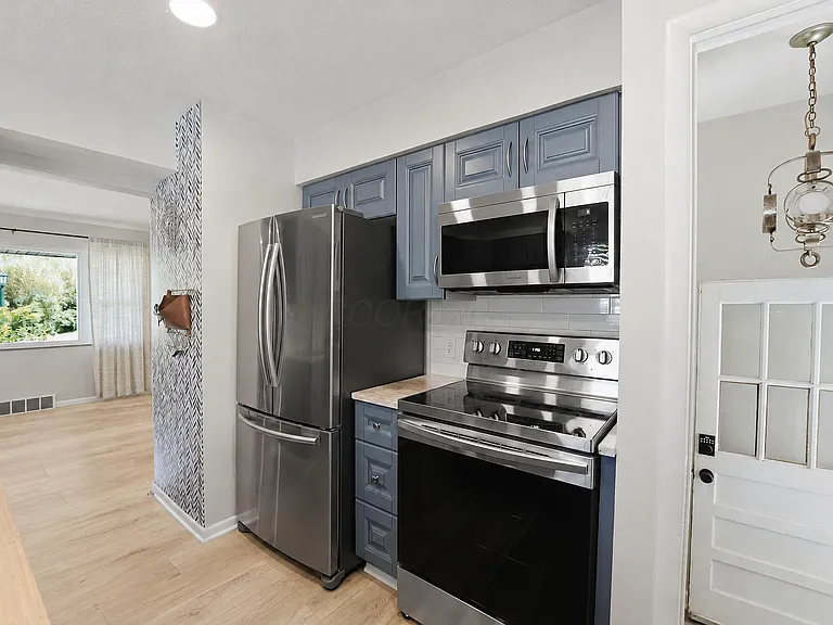 2257 Fishinger Rd — Photo 9