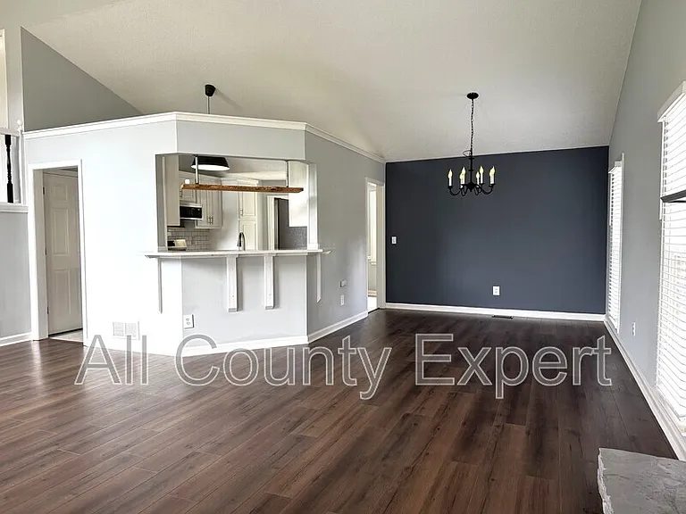 7745 Wynfield Dr — Photo 9