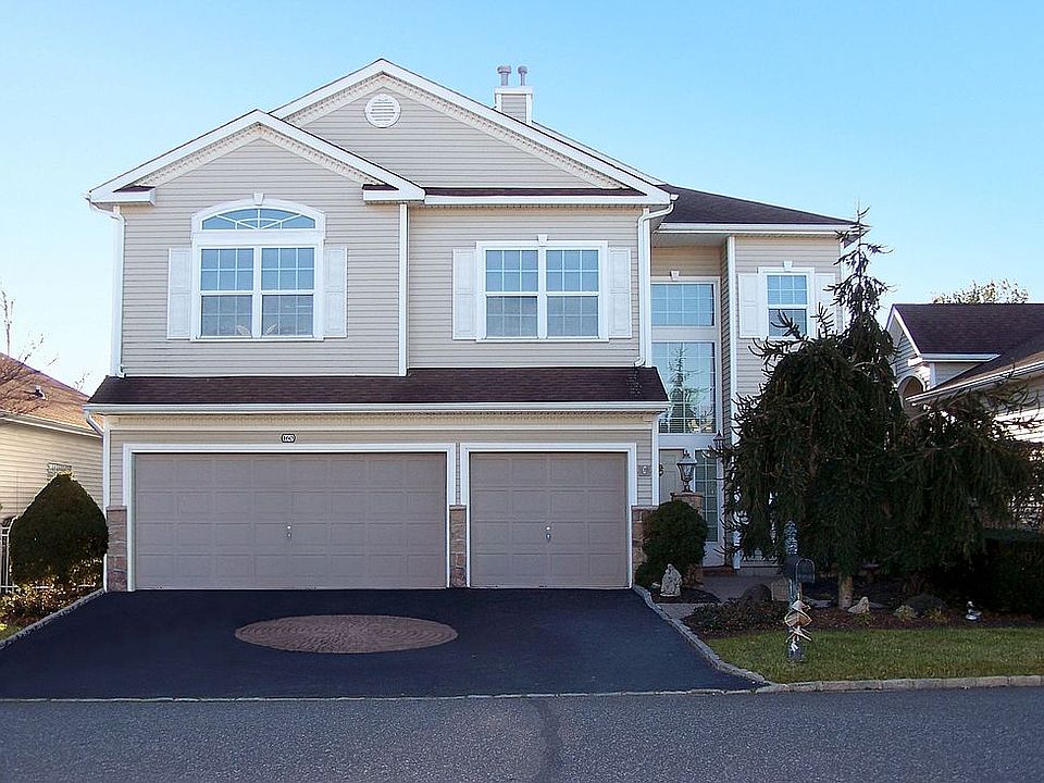 1st image of 160 Hamlet Dr