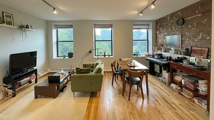 Rented by Strivers Management Group Corp (Brokerage) | media 27