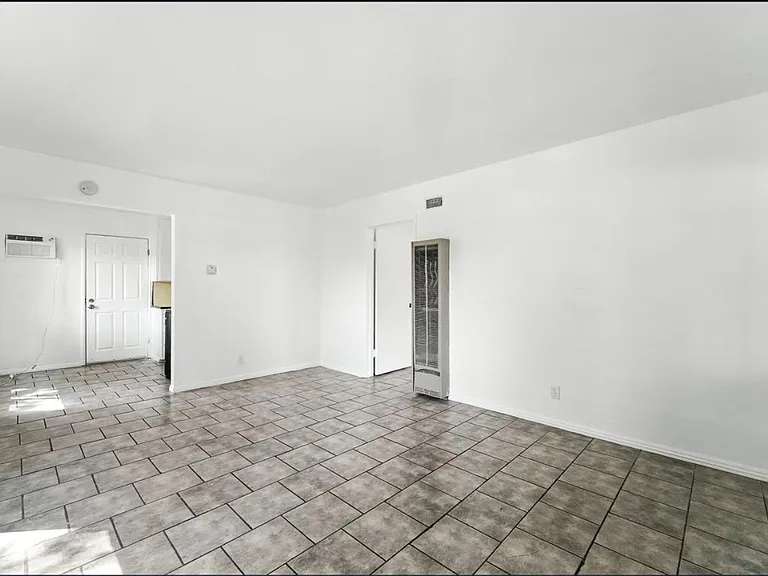 Unit Photo