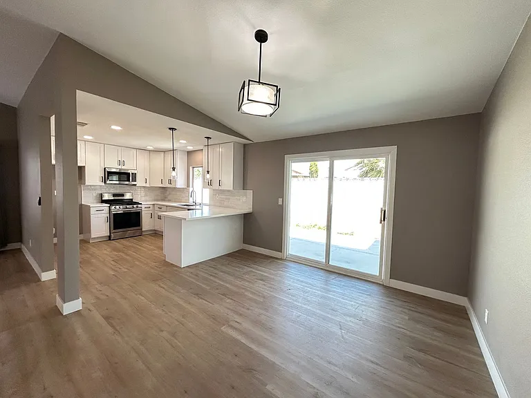 5682 E Monroe Ave — Photo 5