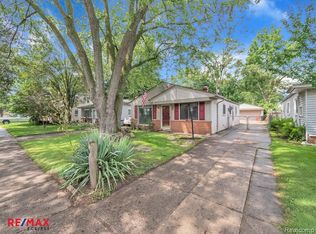 20215 Deering St, Livonia, MI