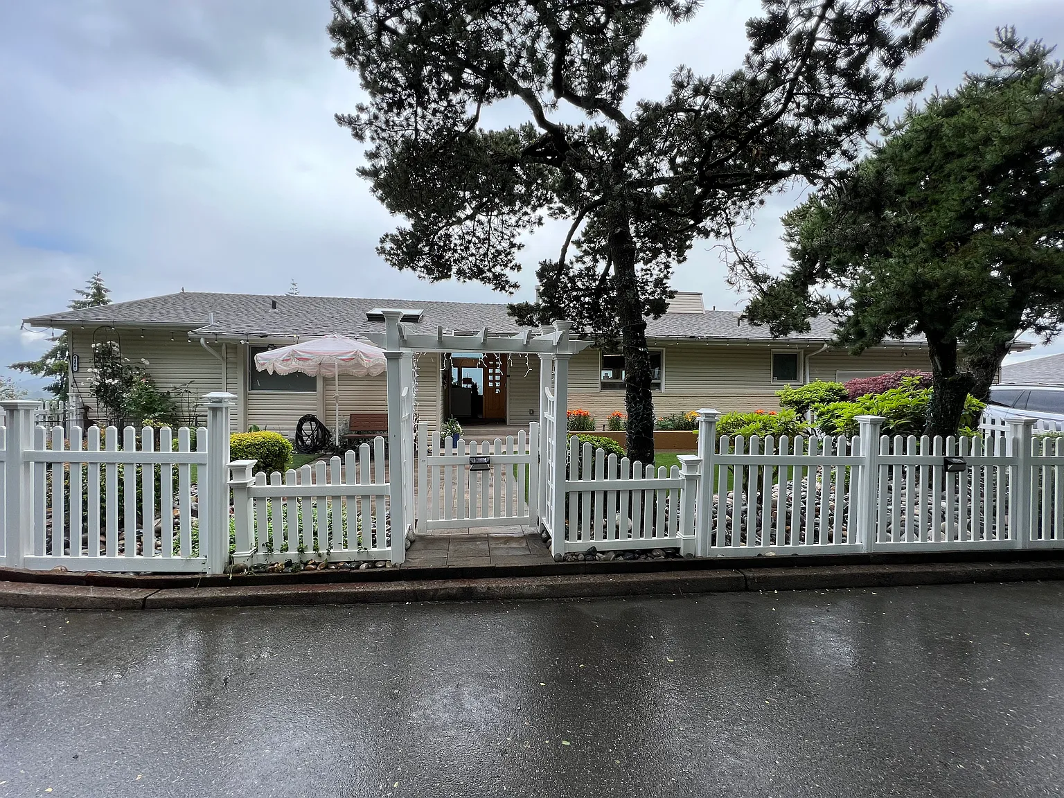 6406 SW View Point Ter — Photo 2