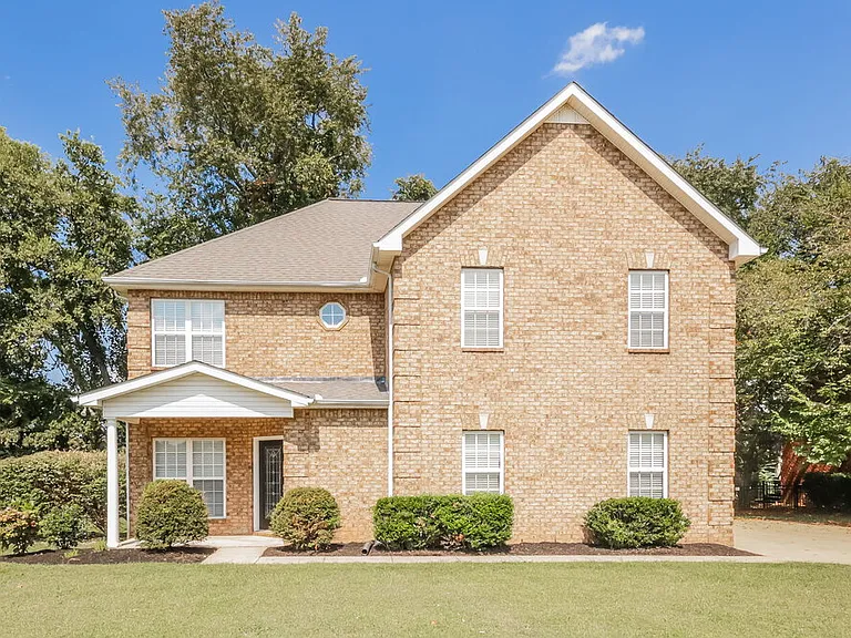 237 Titans Cir — Photo 1