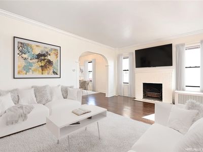 304 Marcellus Rd, Mineola, NY, 11501