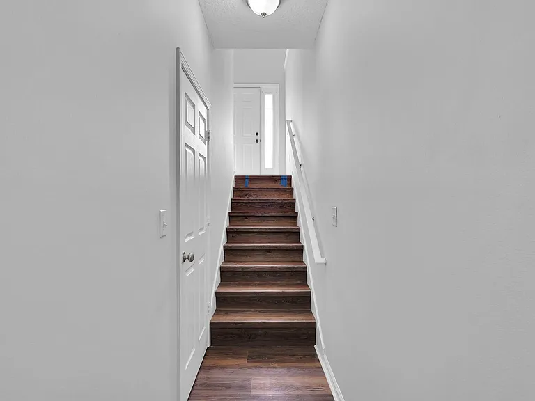 8305 Homeport Ct — Photo 8