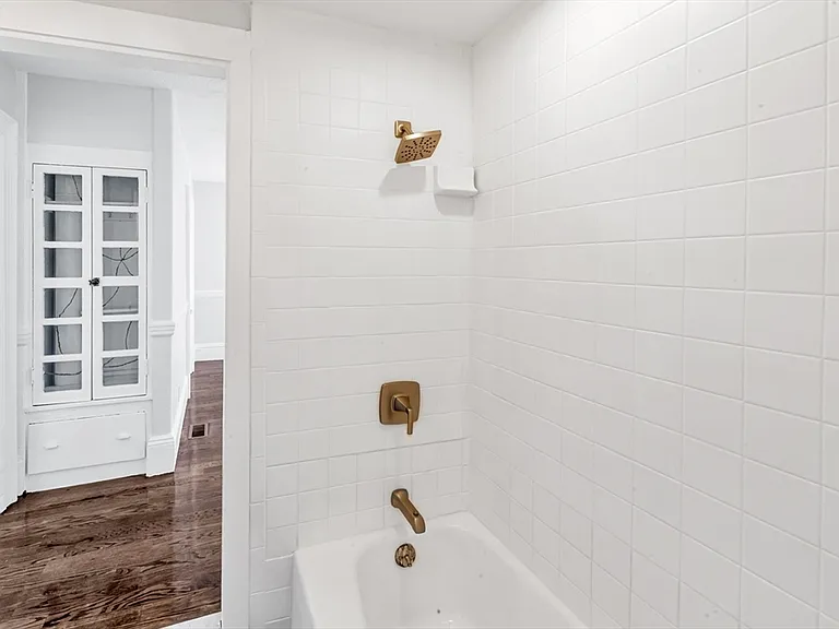 419 Poplar St #1 — Photo 9