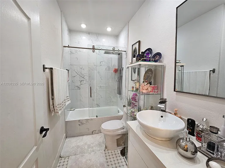 1661 SE 28th St #105 — Photo 21