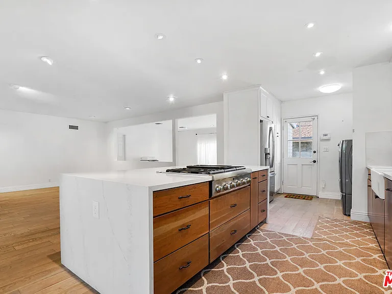 649 Tufts Ave — Photo 8