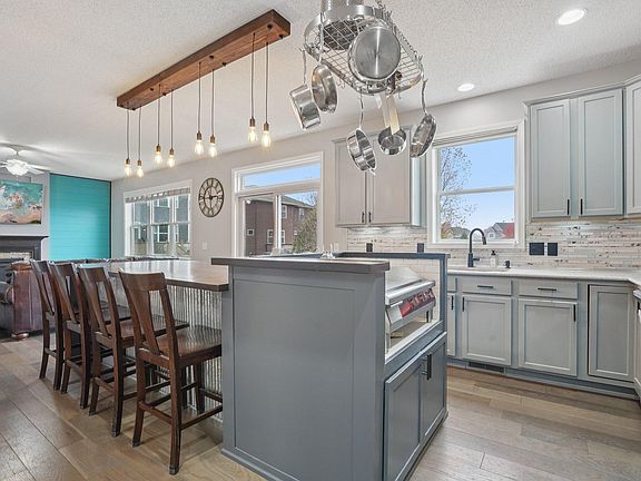 5th image of 4590 Empress Way N