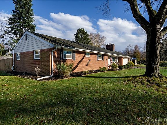 3rd image of 824 Fawcett Dr