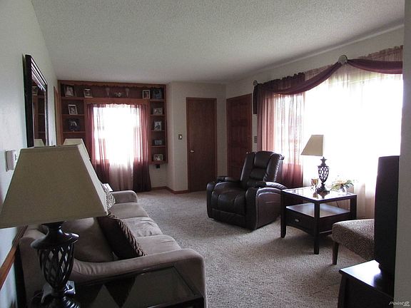 Living Room: Great Colors! Built in shelves