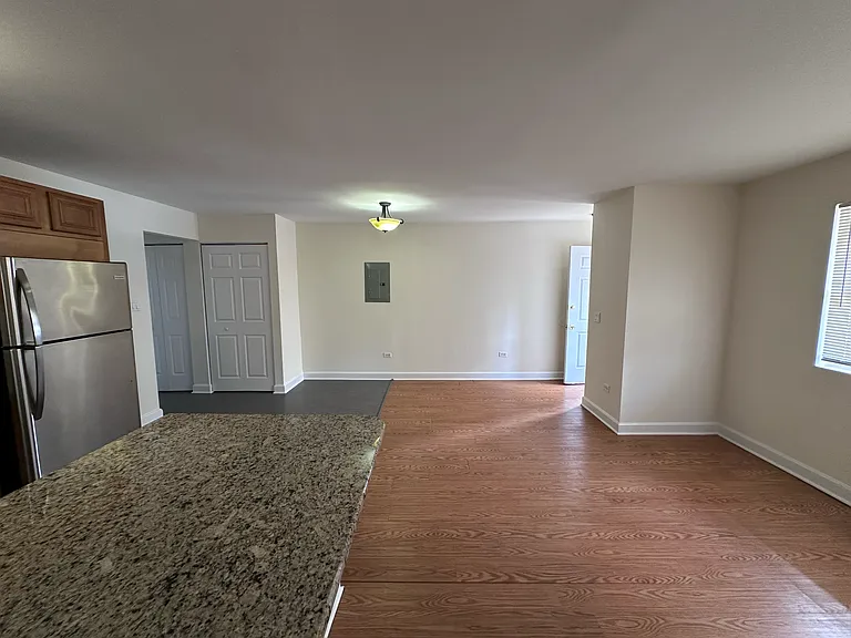 1004 Des Plaines Ave — Photo 7