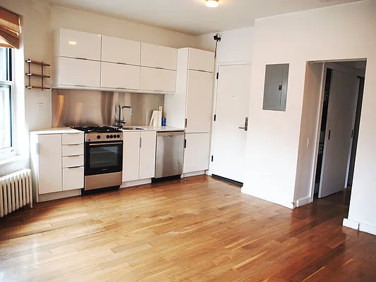 Rented by NY Home & Living Inc. | media 24