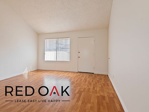 2nd image of 17327 Saticoy St APT 206