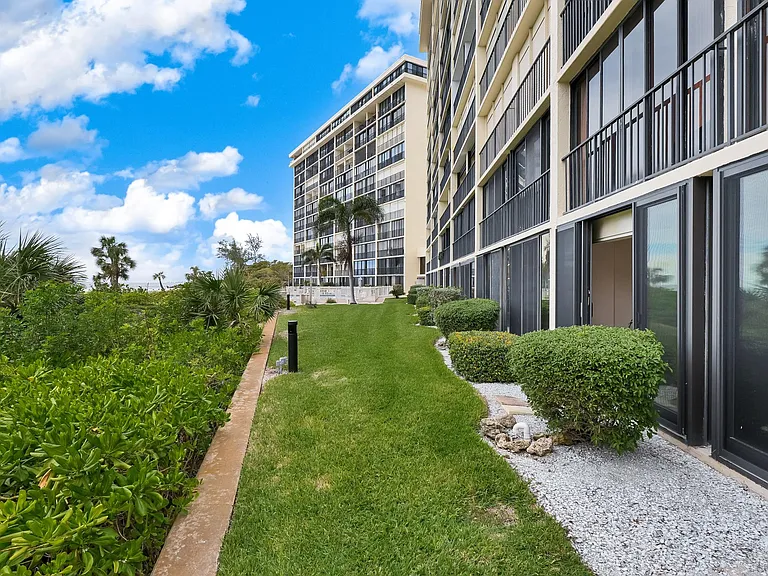 20 Whispering Sands Dr #106 — Photo 46