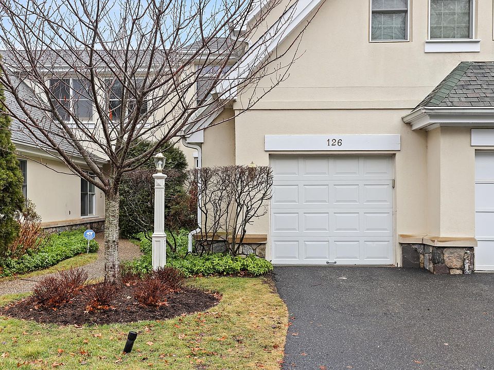 1st image of 126 Doral Greens Dr W #126
