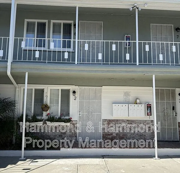 5854 Tujunga Ave #2 — Photo 1