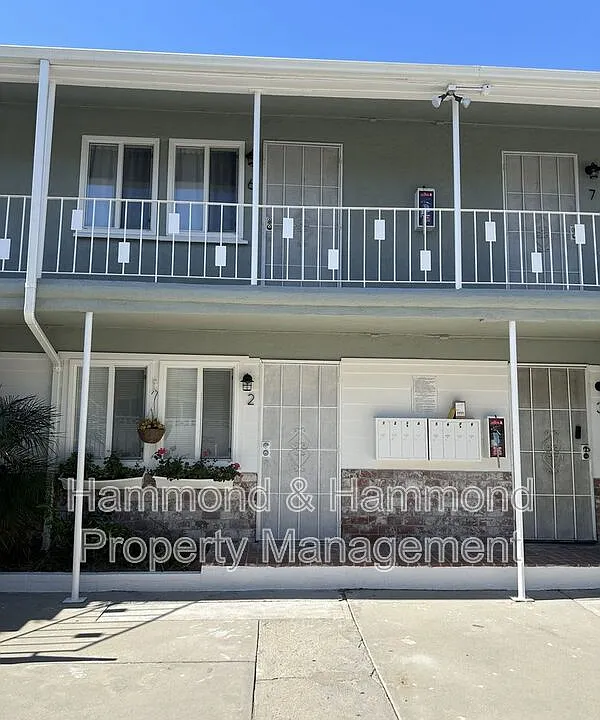 5854 Tujunga Ave #2