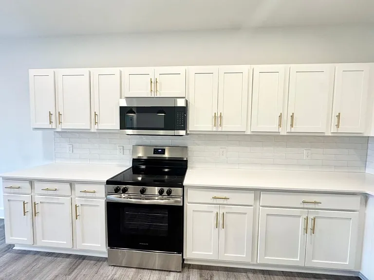 175 W Black St #204 — Photo 12