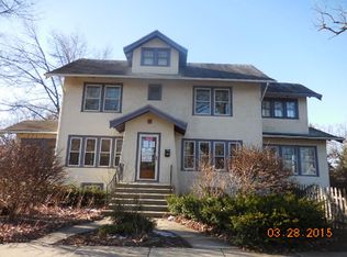 901 Gregory Ave, Wilmette, IL 60091