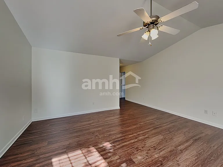 1867 Longmont Dr — Photo 9