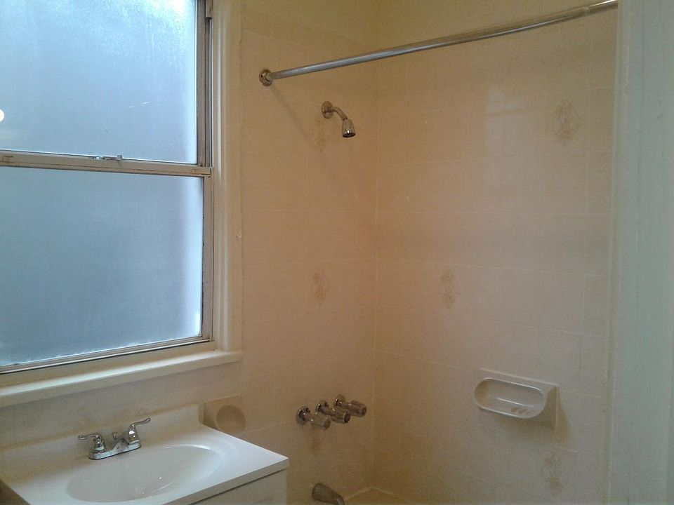 2nd image of 1522 Hone Ave Floor 1