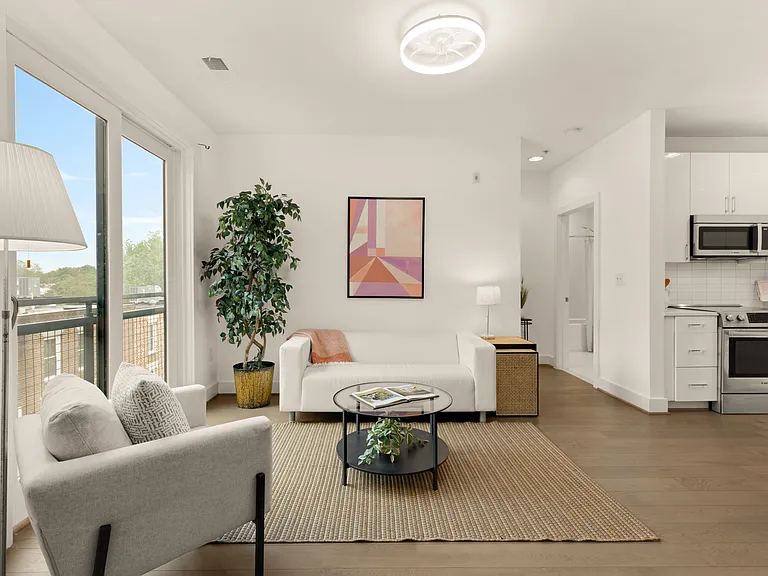 1500 Pennsylvania Ave SE #305 — Photo 1