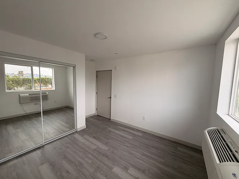 2403 Clyde Ave #1 — Photo 3