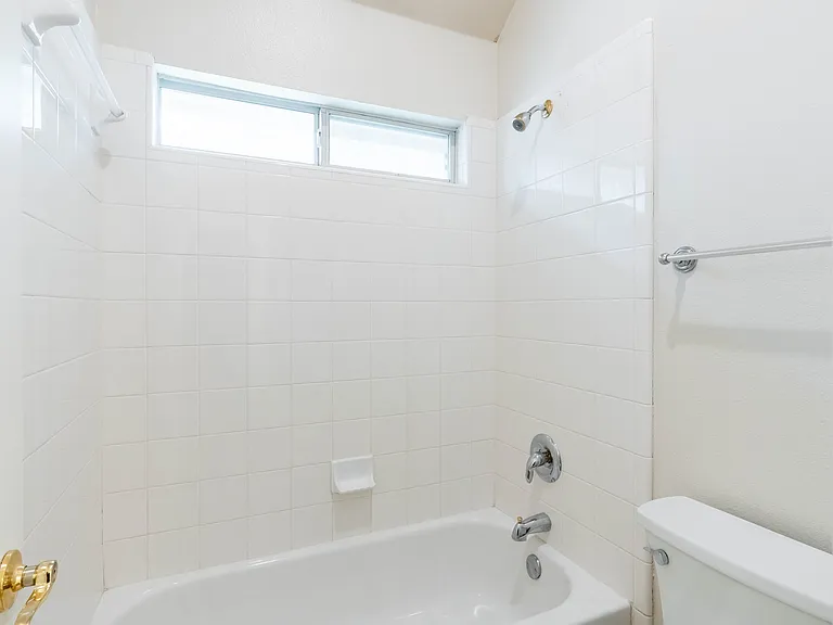 11990 Cobblestone Dr — Photo 9