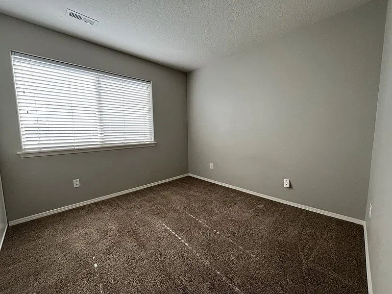 6262 NE Chestnut St — Photo 42