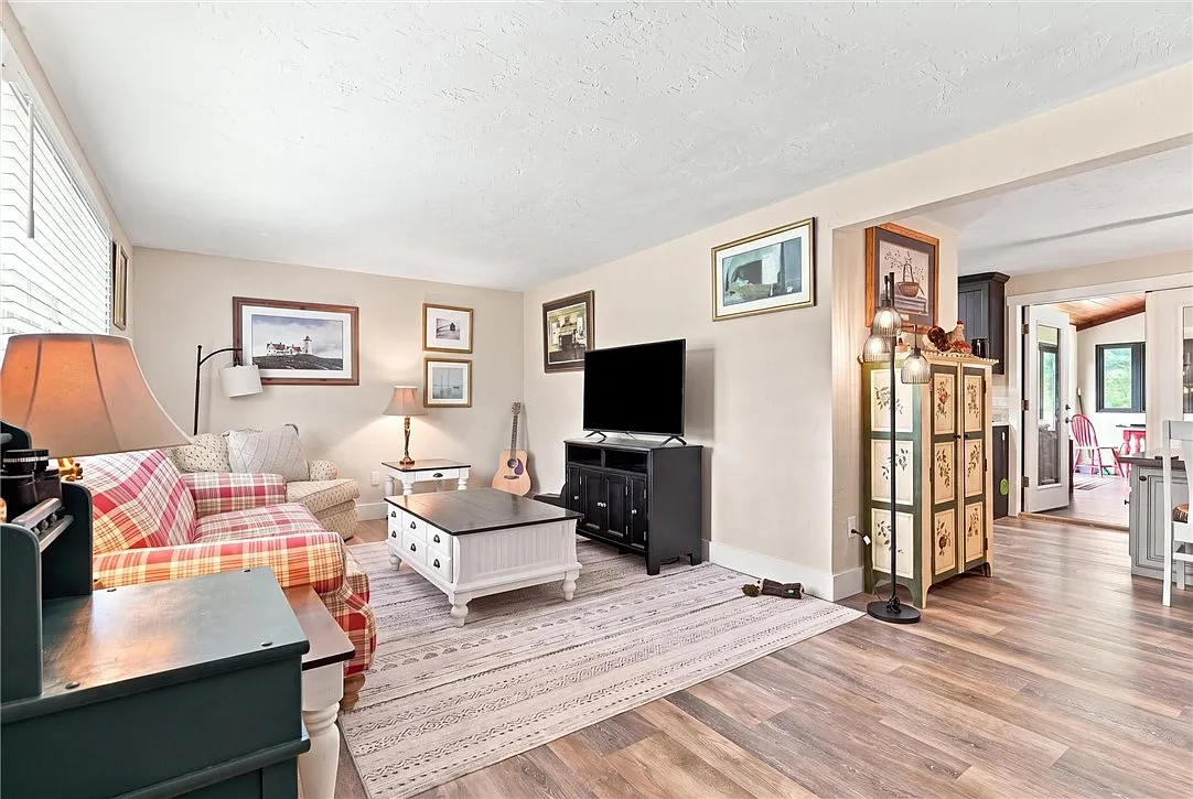 2 bed, $3,000 — Photo 2